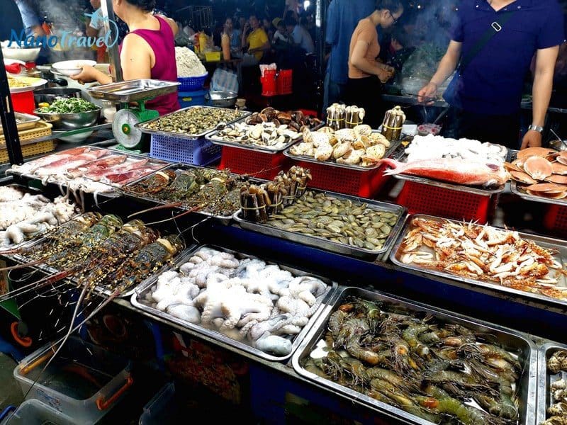 Nhiều hải sản giá rẻ, bình dân tha hồ cho du khách lựa chọn