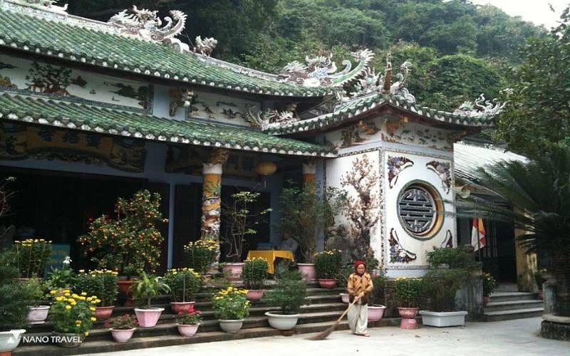 Du lịch Ngũ Hành Sơn tham quan chùa Linh Ứng cổ kính