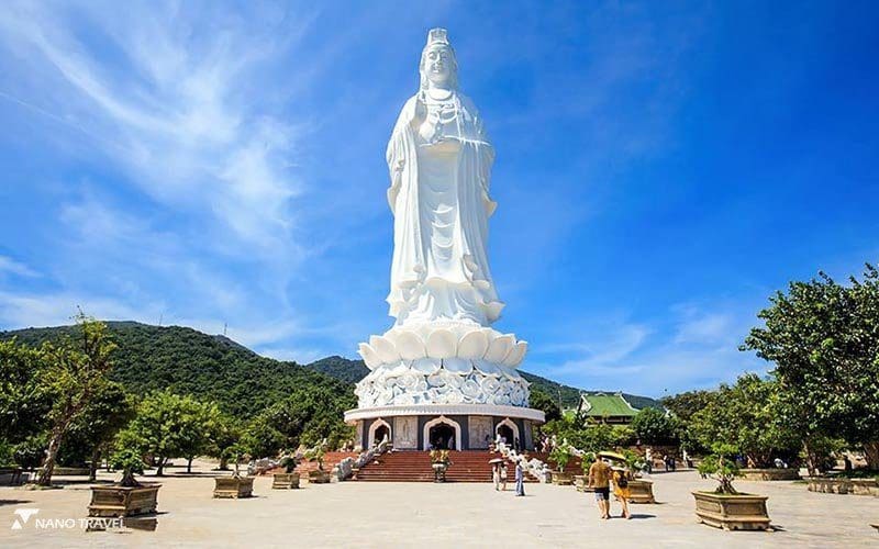 Ghé thăm chùa Linh Ứng địa điểm tâm linh khi tham quan Sơn Trà Marina